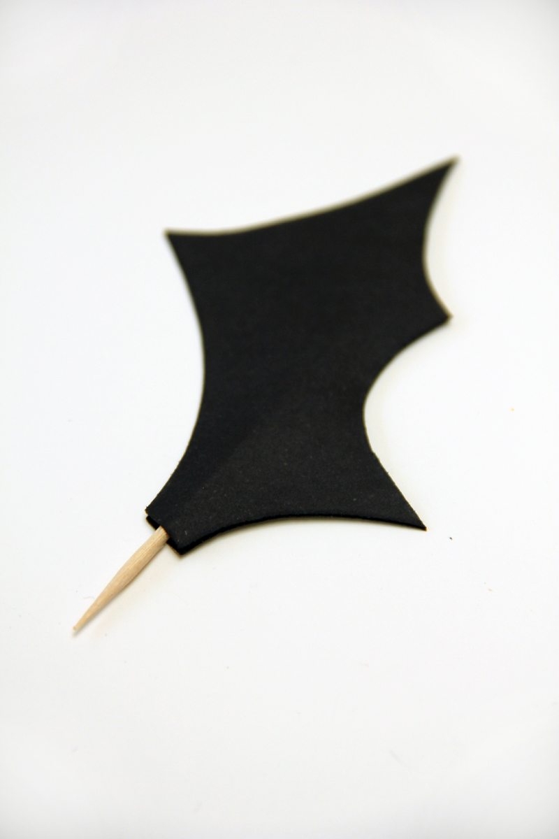 DIY Bat Garland The Sweetest Occasion